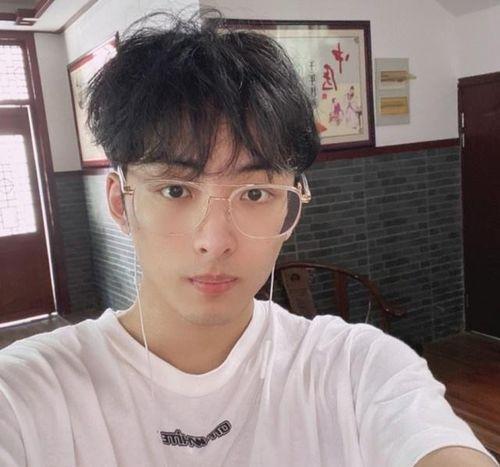 网红帅哥吃瓜事件真相视频,真相视频曝光，背后真相令人震惊  第3张